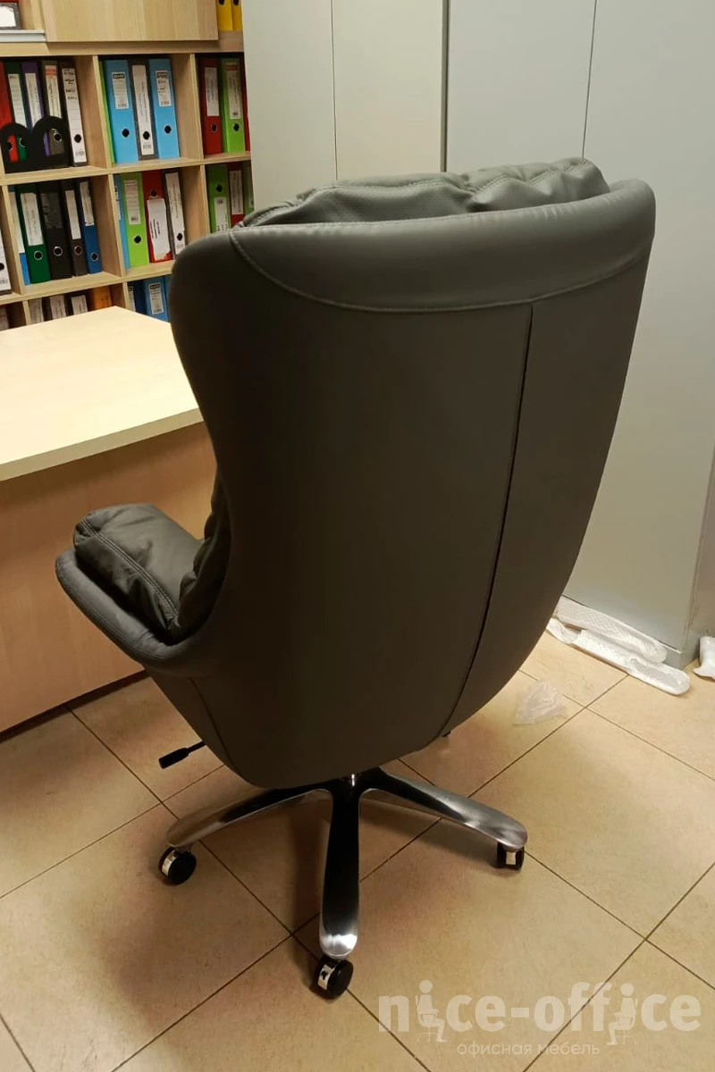Кресло для руководителя RV DESIGN Leonardo (A355) фото в интерьере 4